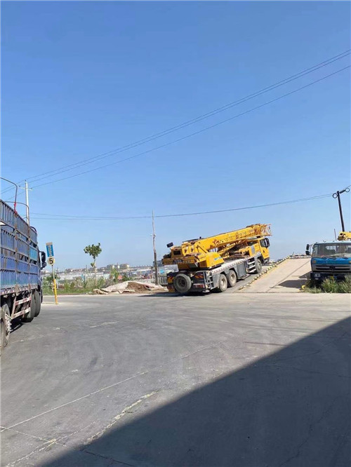 城子河区25吨吊车的租赁价格大概是多少？