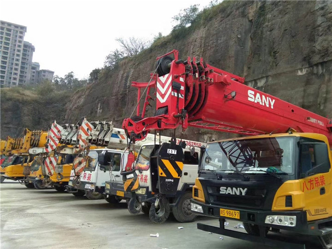 城子河区吊车出租按什么计费？台班费、单次费、里程费怎么算？