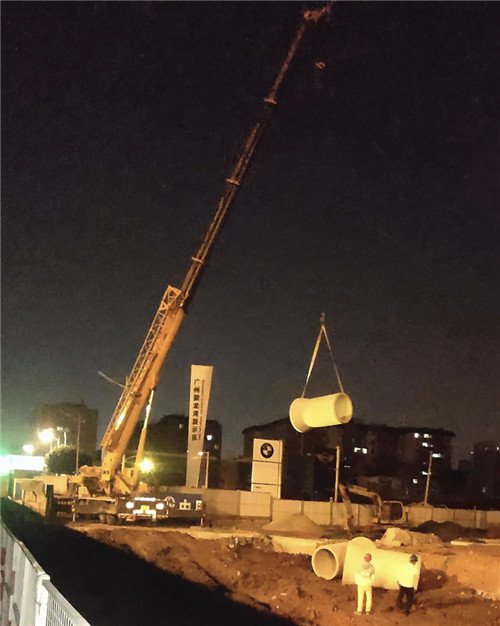 城子河区“弯臂矫正”—— 吊车的 “形变补偿” 技术